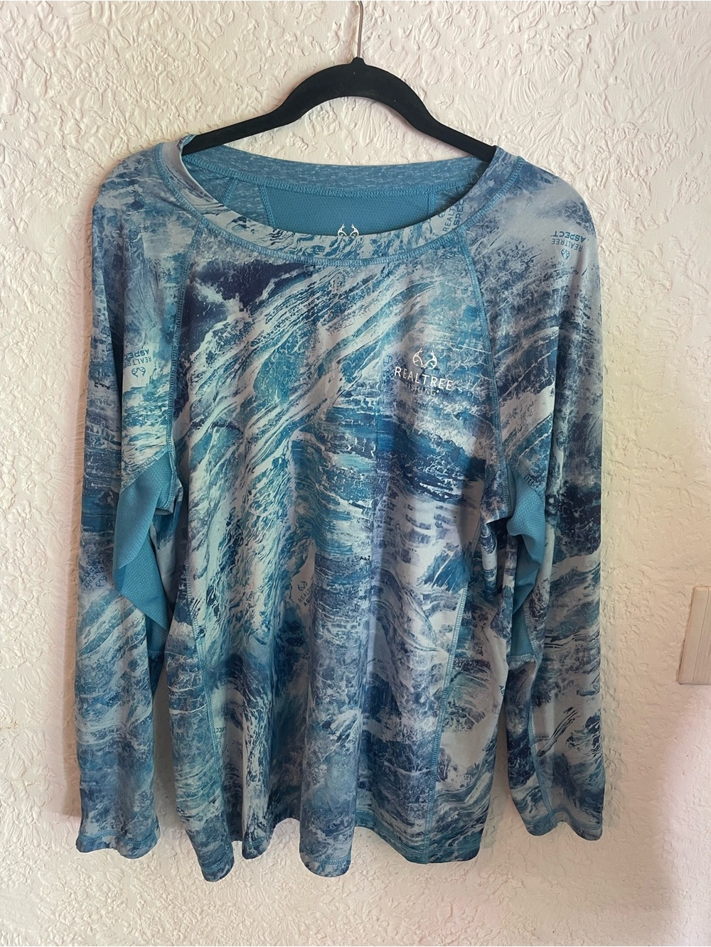 Realtree Fishing Aqua and Blue Reversible Camo Performance Top